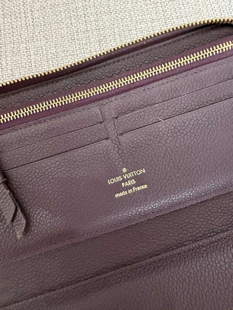Louis Vuitton Penazenka