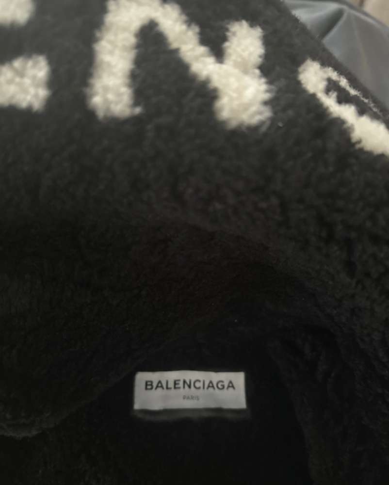 Balenciaga Bunda