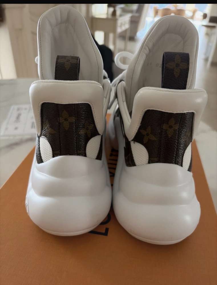 Louis Vuitton archlight