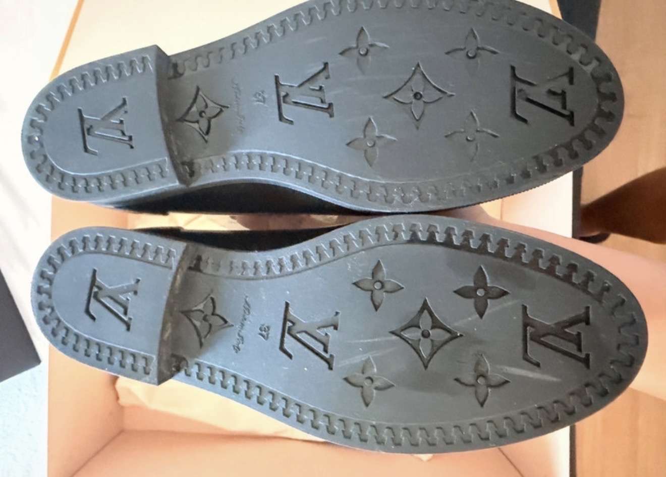 Louis Vuitton gumáky
