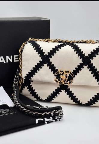 https://www.vipluxury.sk/Chanel 19 médium