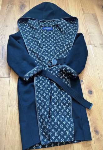 https://www.vipluxury.sk/Louis Vuitton kabát