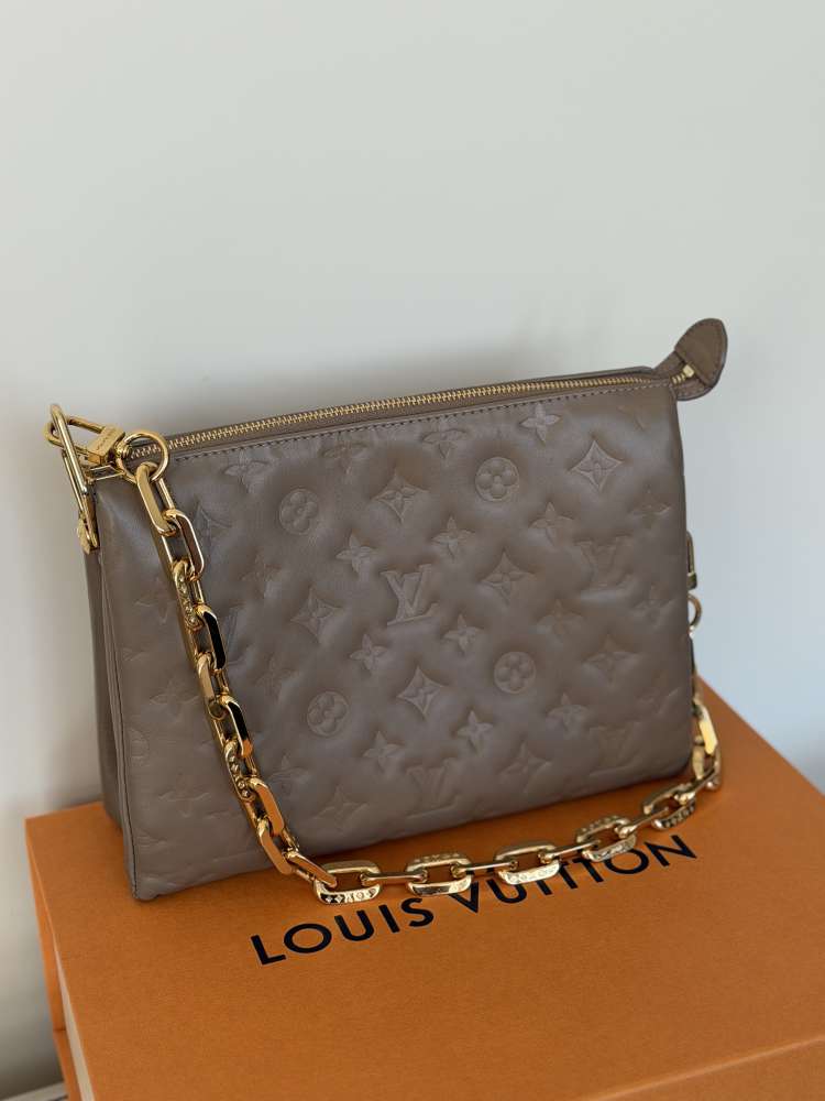 Louis Vuitton coussin Pm