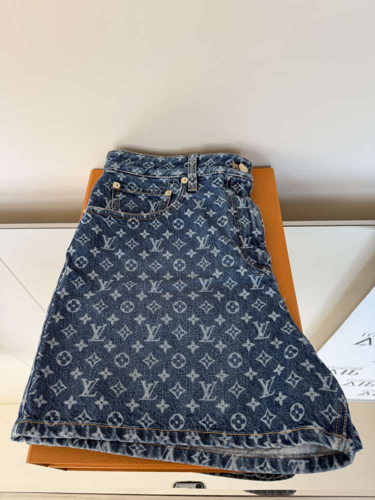 Louis Vuitton kraťase