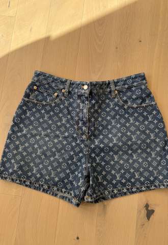 https://www.vipluxury.sk/Louis Vuitton kraťase