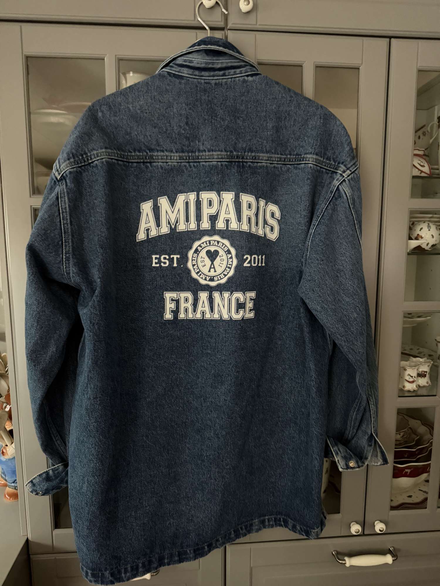 Predám novú riflovú oversize bundu Ami Paris