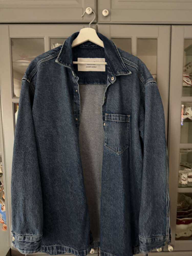 Predám novú riflovú oversize bundu Ami Paris