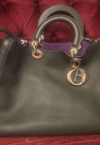 https://www.vipluxury.sk/Christian Dior kabelka