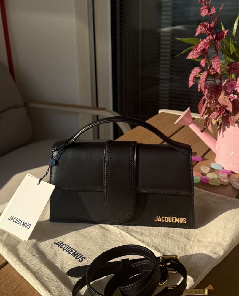 Jacquemus Le Grand Bambino