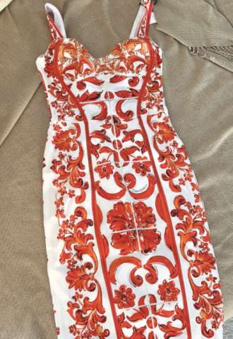 https://www.vipluxury.sk/Dolce & Gabbana čisto nové šaty