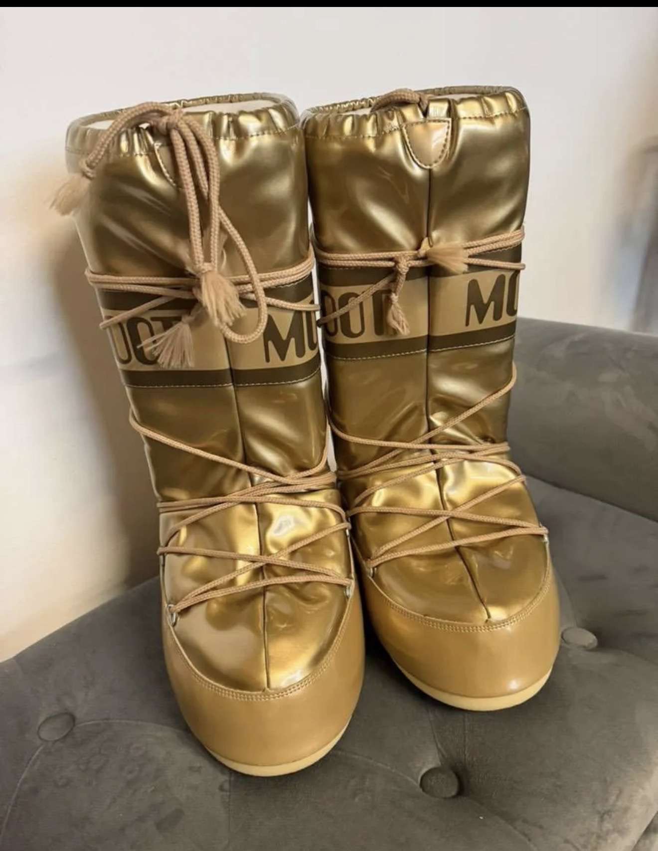 Moon Boots