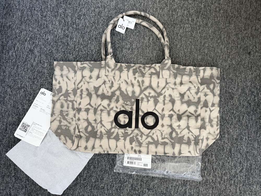 ALO Yoga tote shopper bag