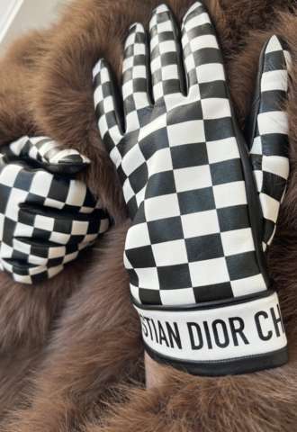 https://www.vipluxury.sk/Dior rukavice
