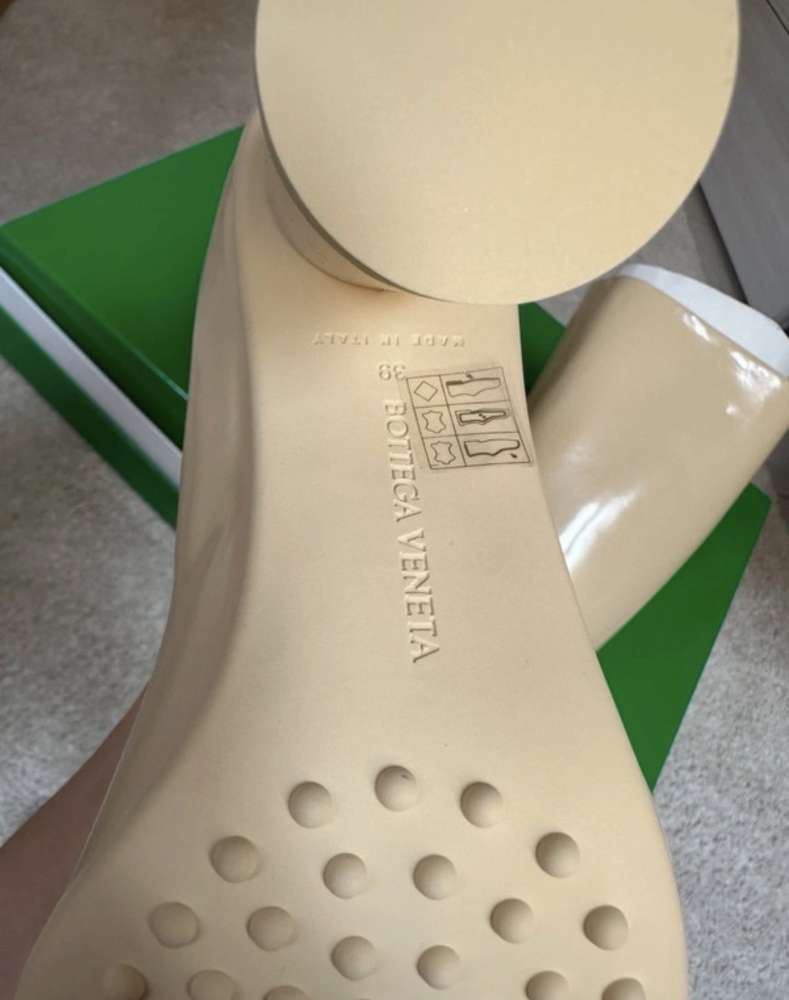 Bottega Veneta čižmy