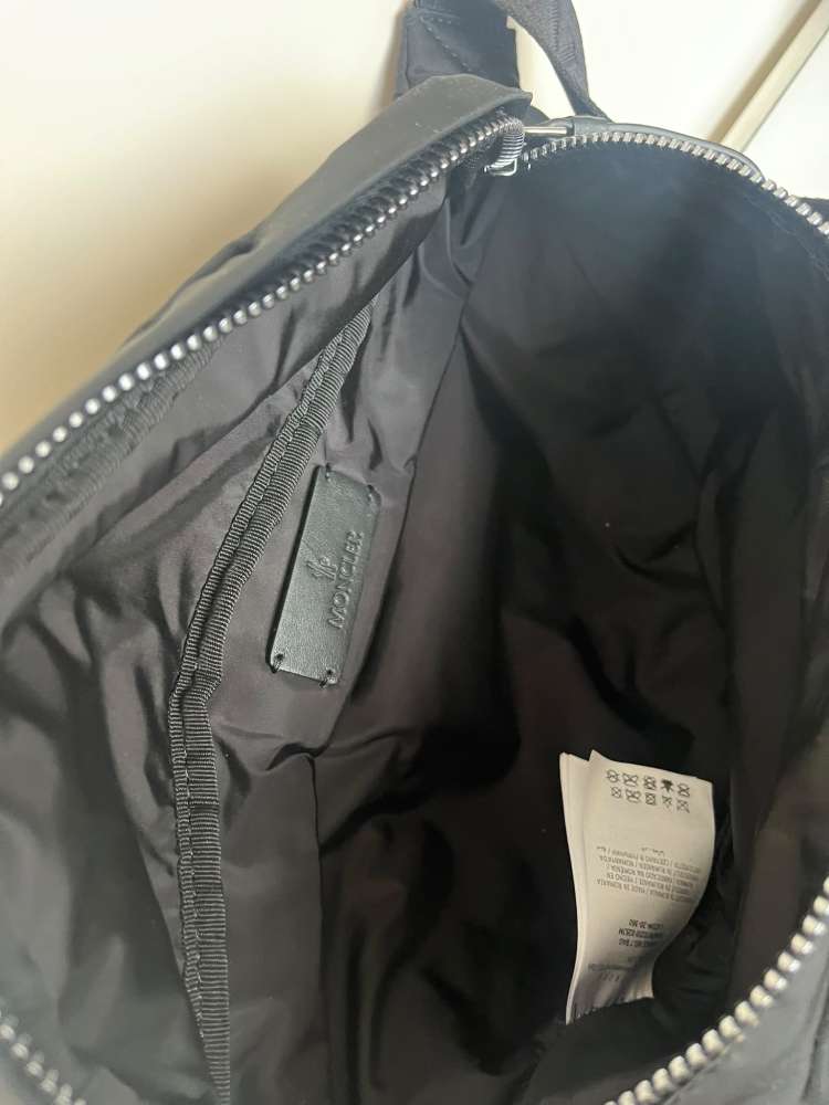 Moncler ladvinka