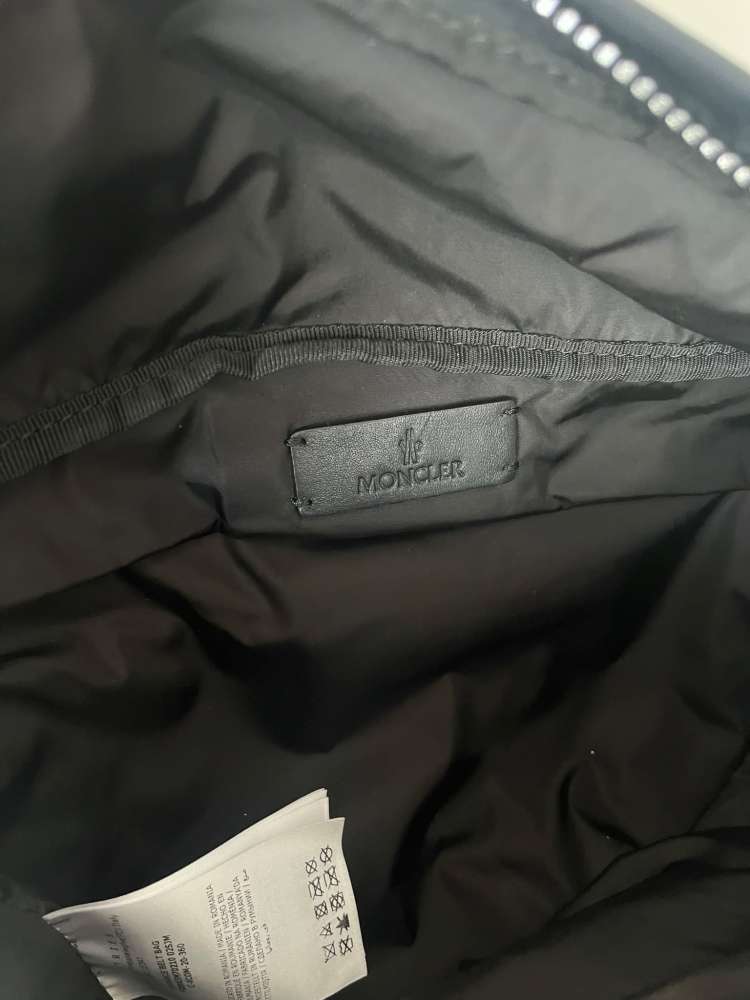Moncler ladvinka