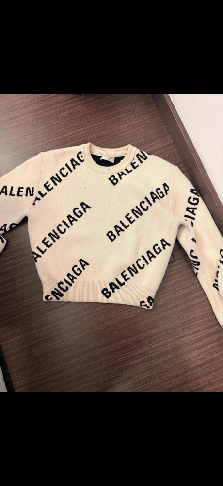 Balenciaga sveter