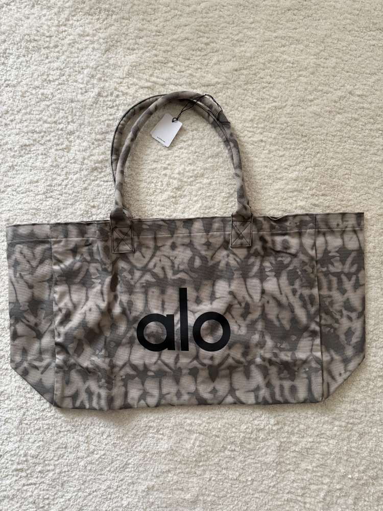 Alo Yoga large tote bag