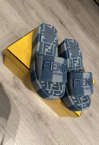 https://www.vipluxury.sk/FENDI  sandále