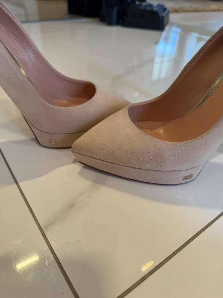 Elisabetta Franchi Nude Elegance Pumps