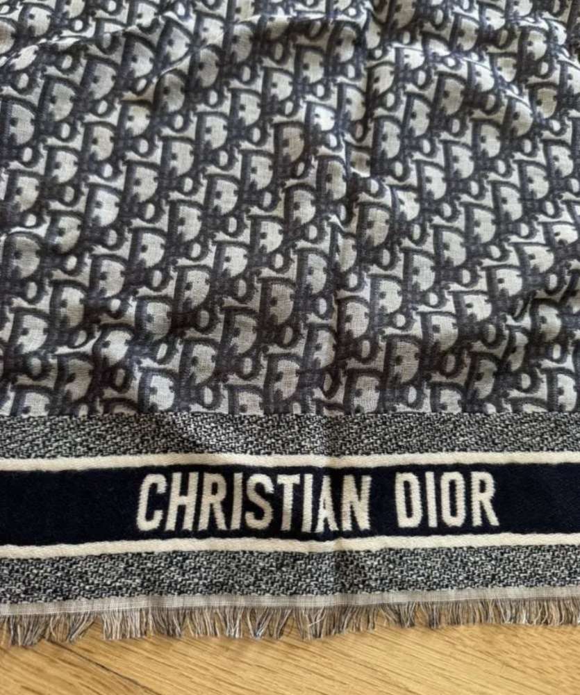 Dior šatka