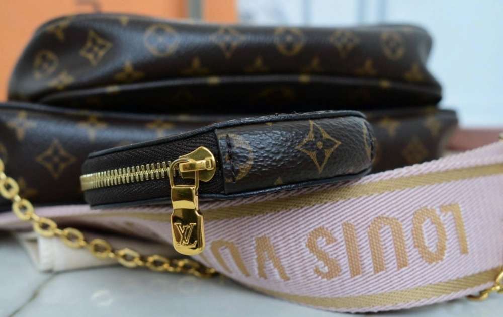 Louis Vuitton Multipochetta