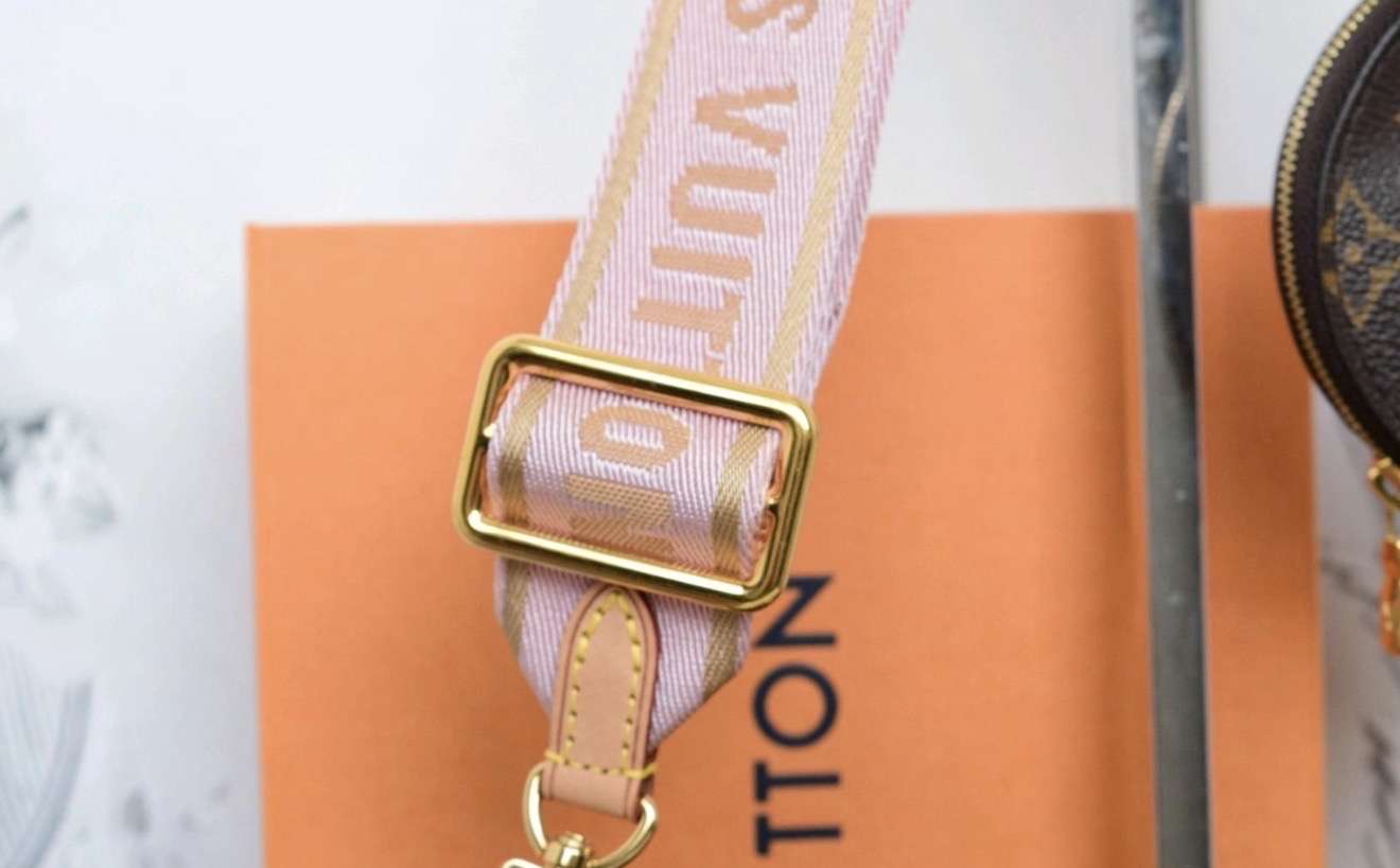 Louis Vuitton Multipochetta