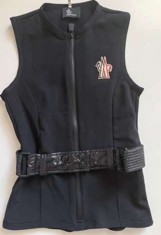 https://www.vipluxury.sk/Moncler  vesta s