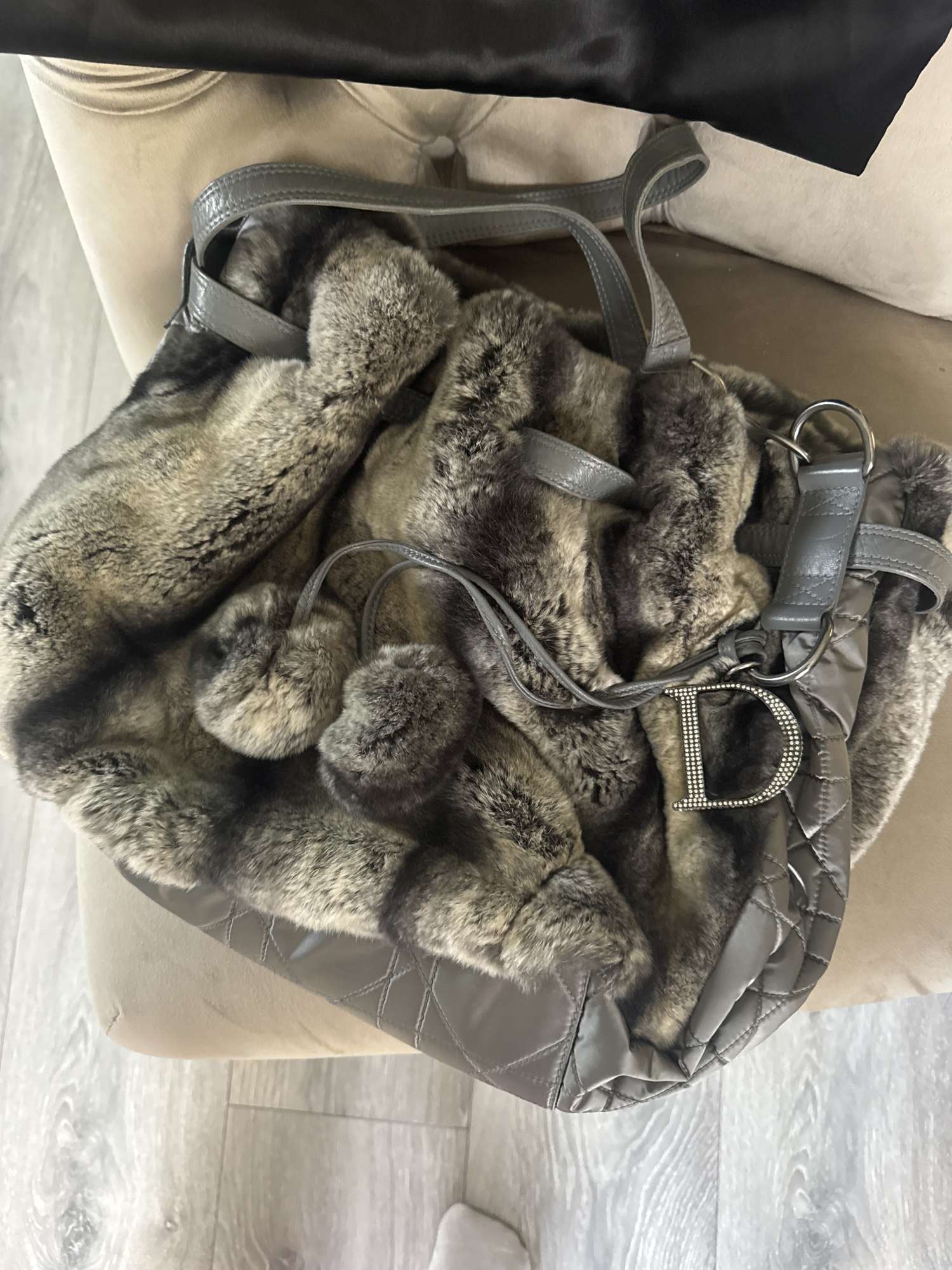 Dior limitovaná edice činčila