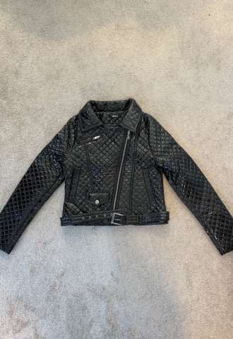 https://www.vipluxury.sk/DKNY bunda