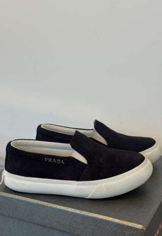 https://www.vipluxury.sk/Prada mokasinky