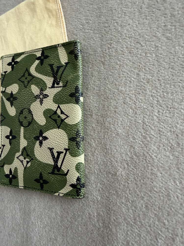 Louis Vuitton penazenka