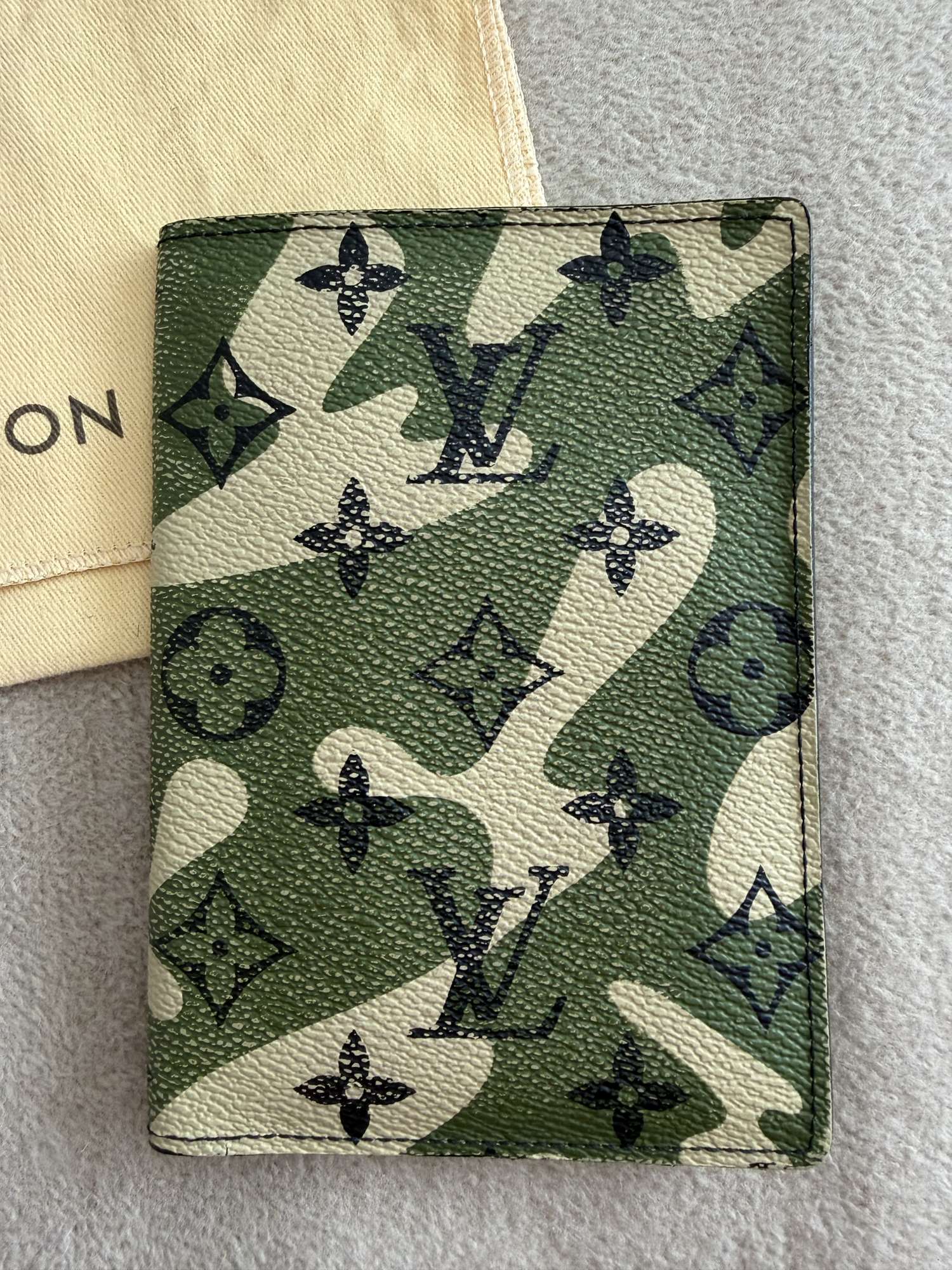 Louis Vuitton penazenka