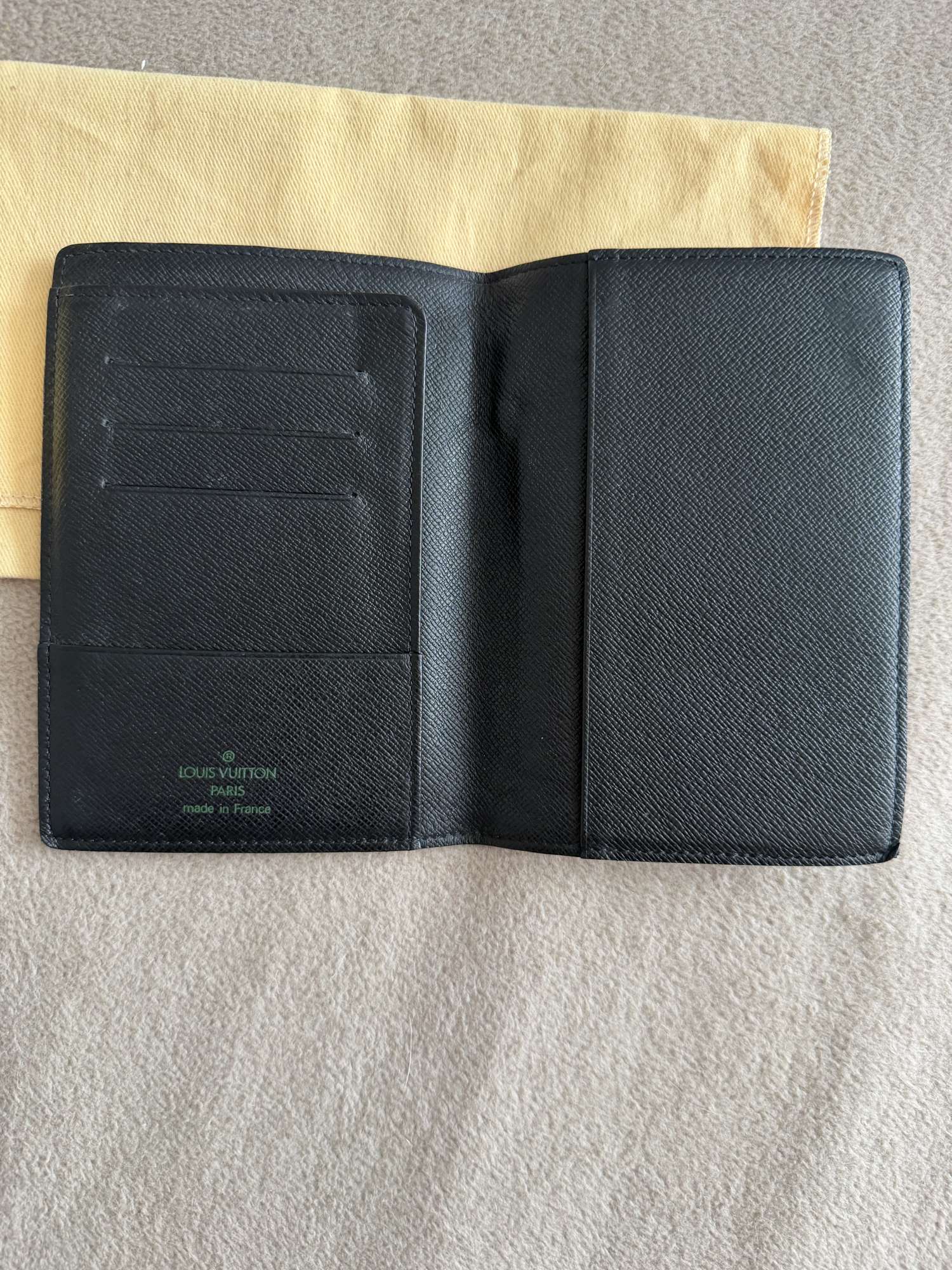 Louis Vuitton penazenka