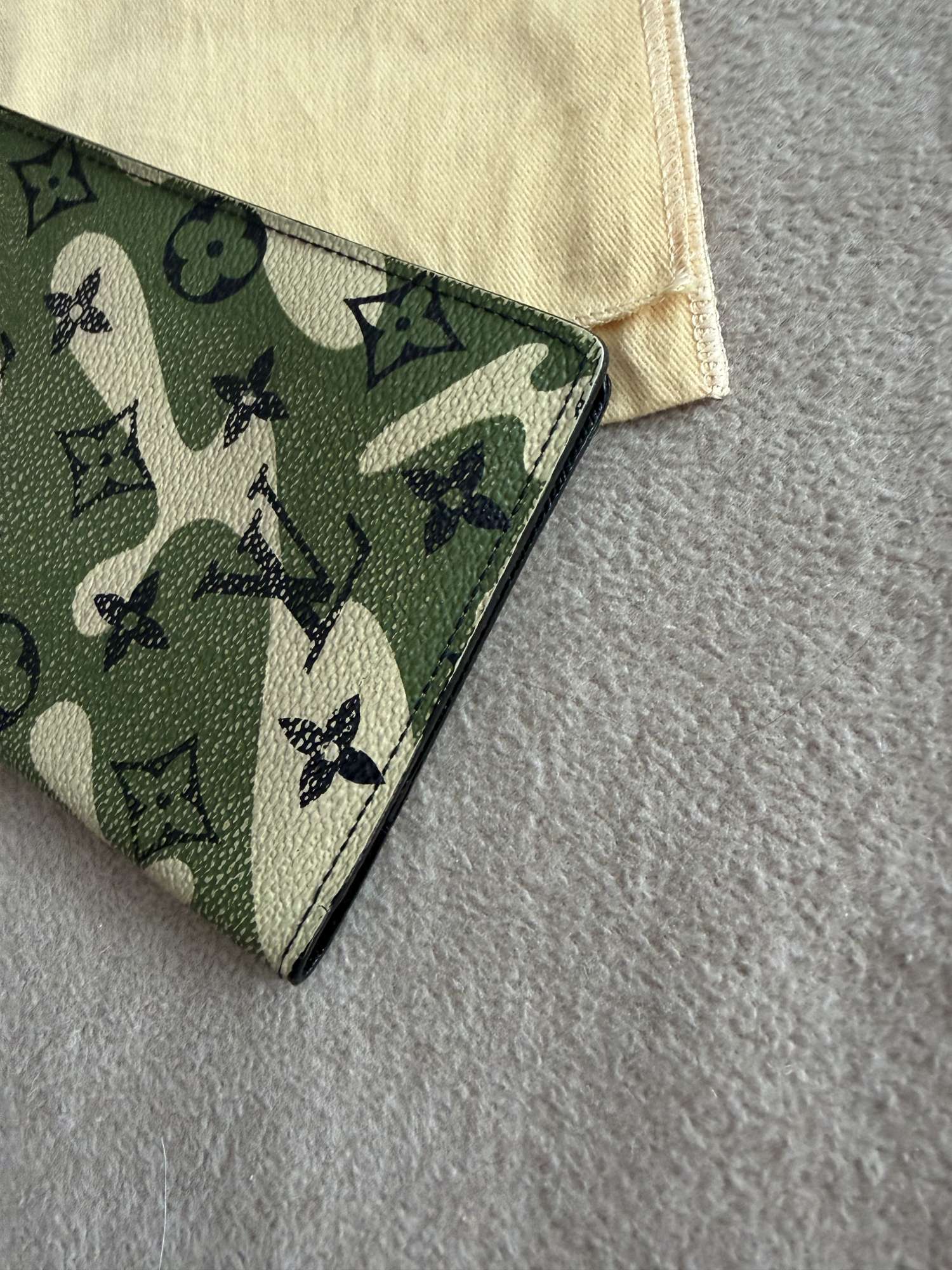 Louis Vuitton penazenka