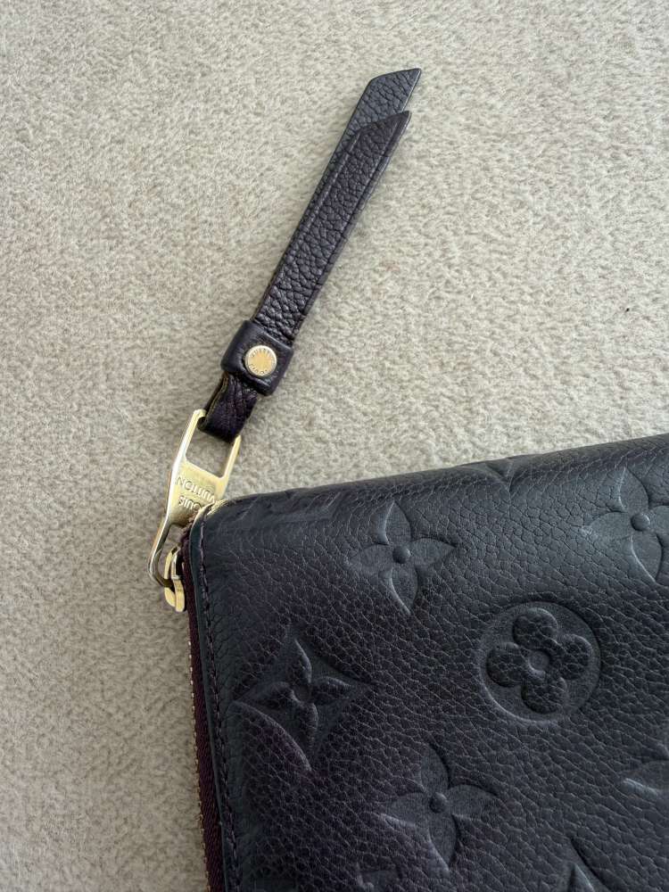 Louis Vuitton zippy penazenka