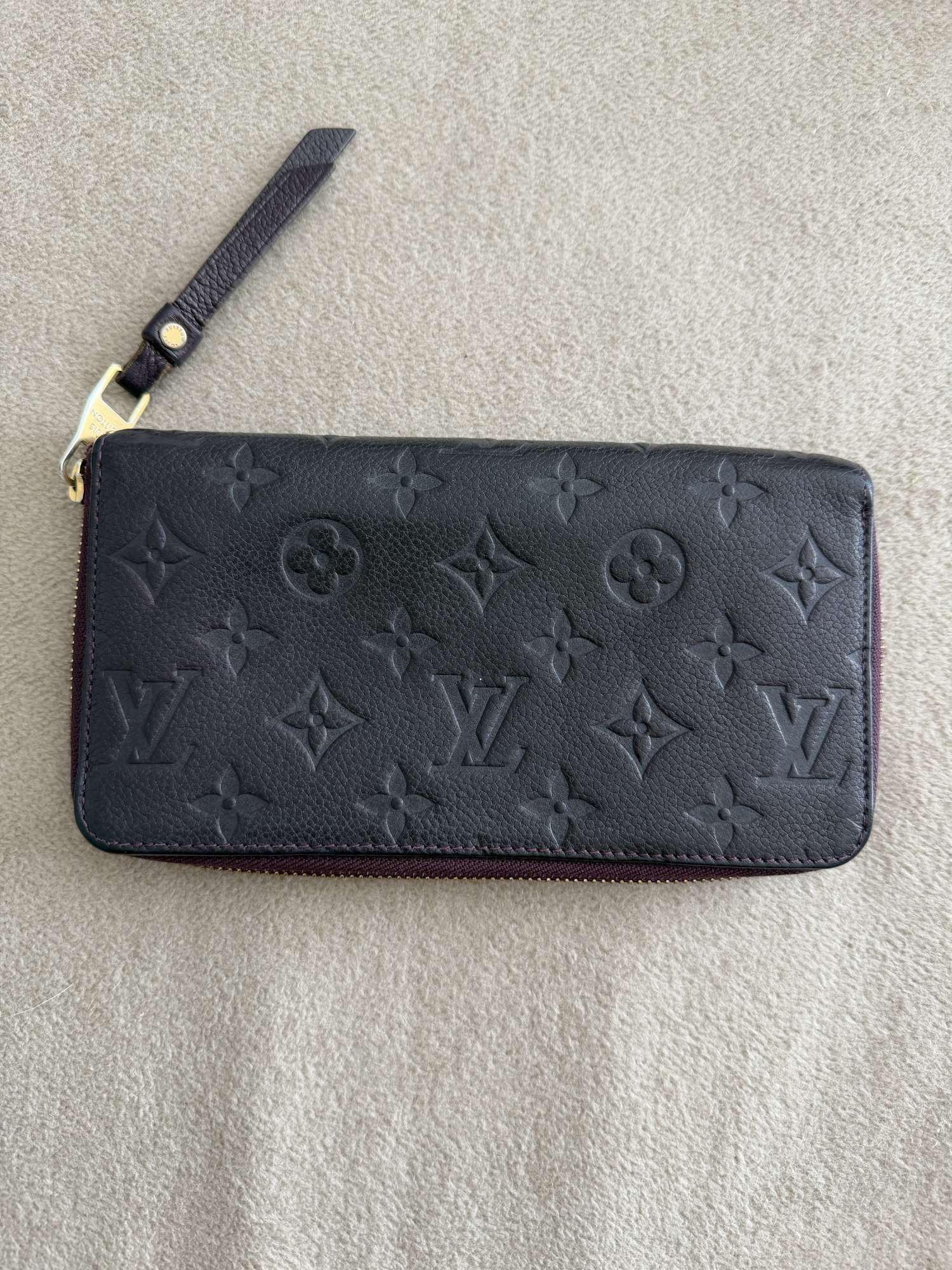 Louis Vuitton zippy penazenka