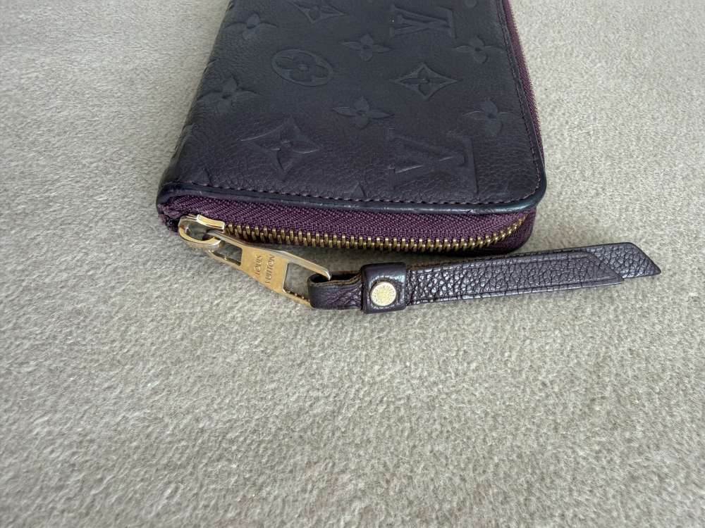 Louis Vuitton zippy penazenka