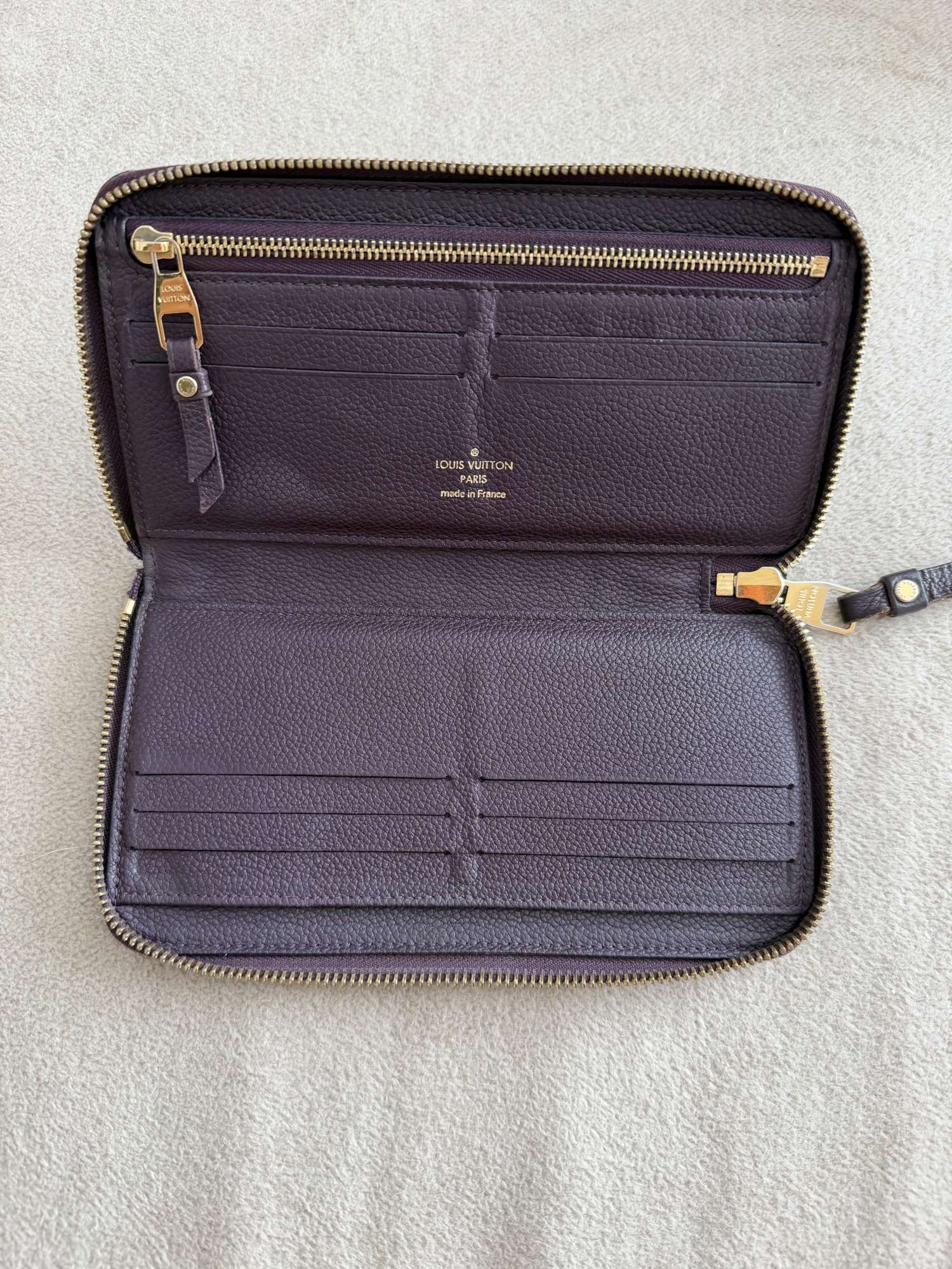 Louis Vuitton zippy penazenka