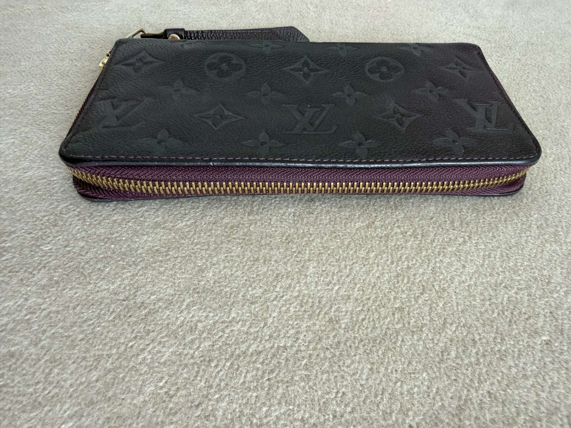 Louis Vuitton zippy penazenka