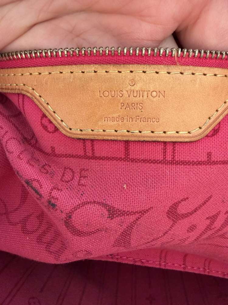 Louis Vuitton Neverfull PM