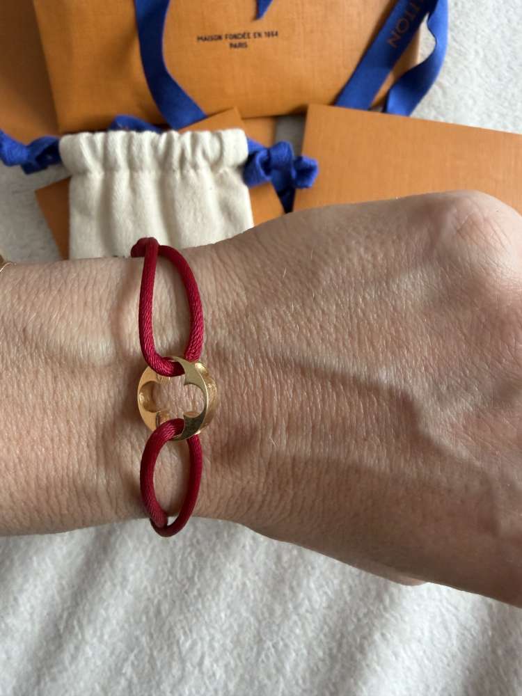 Louis Vuitton naramok