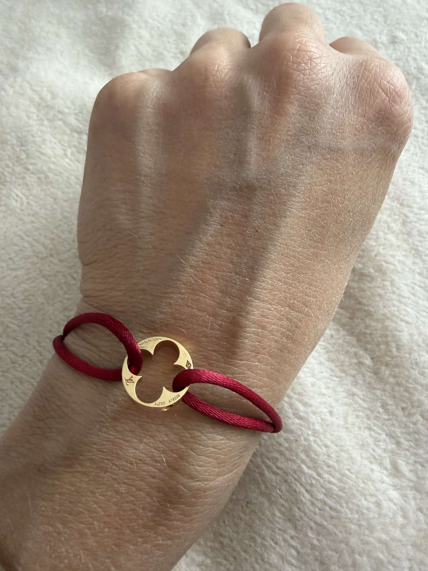 Louis Vuitton naramok