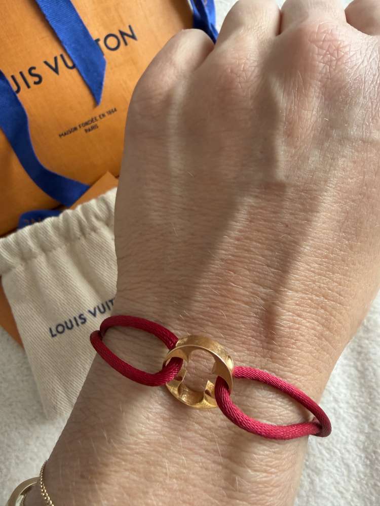Louis Vuitton naramok