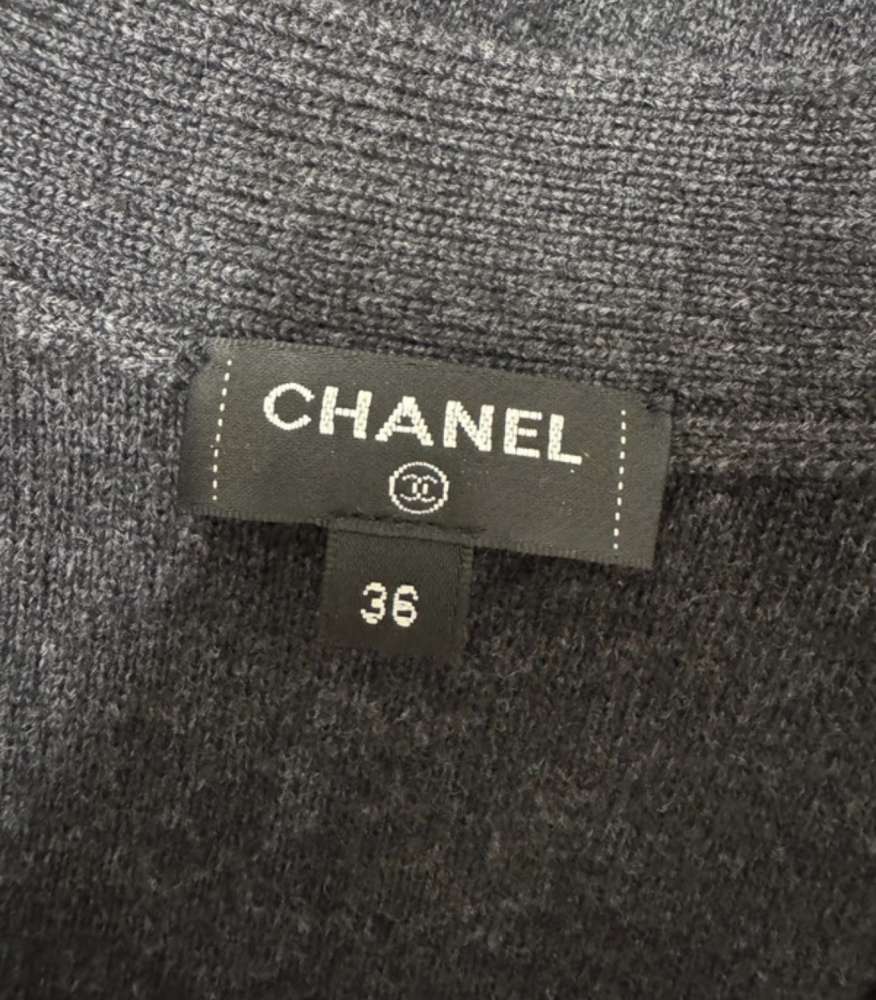 Chanel sveter