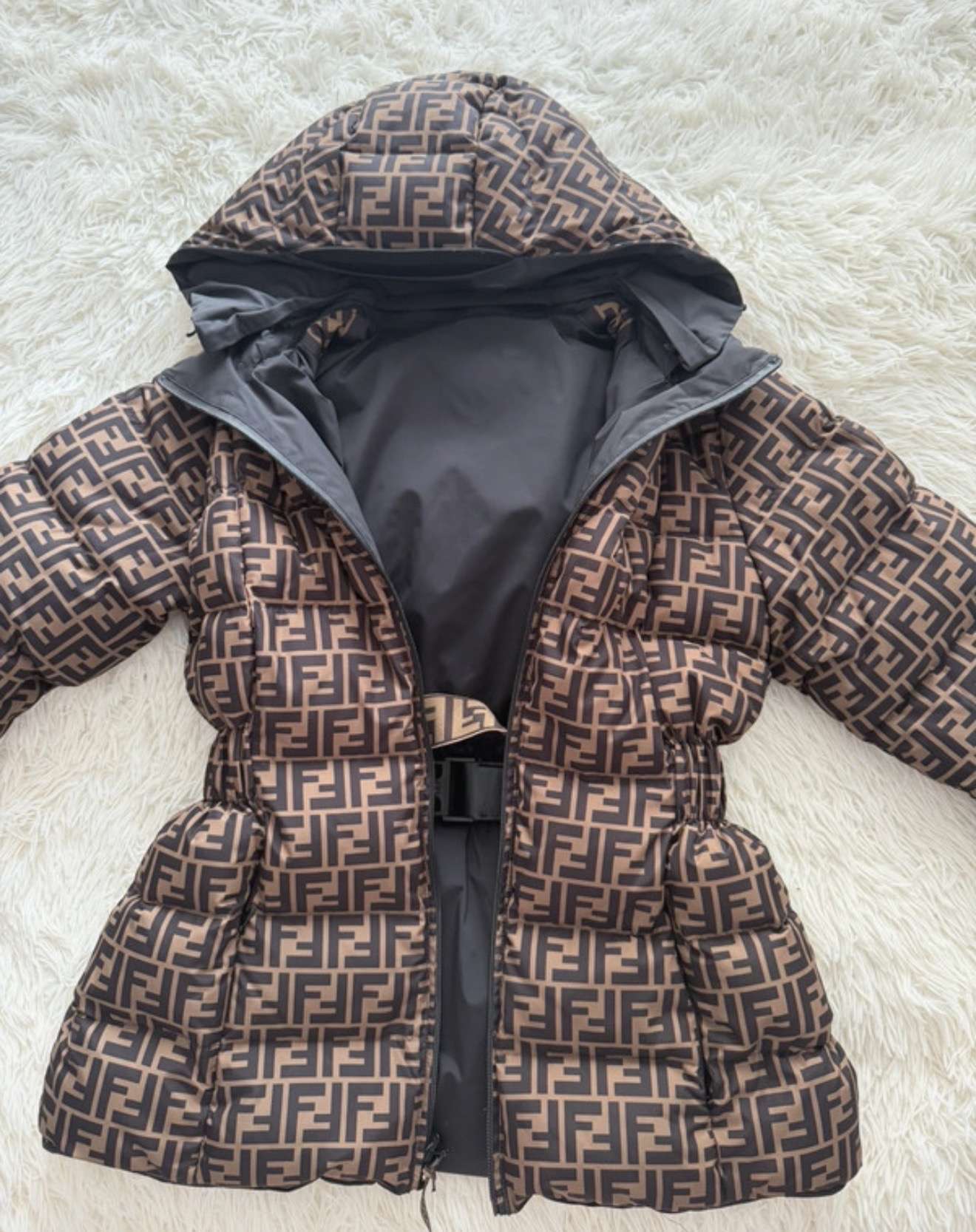 Fendi obojstranná Bunda
