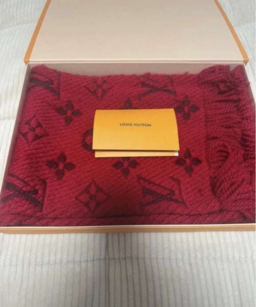 Louis Vuitton šál