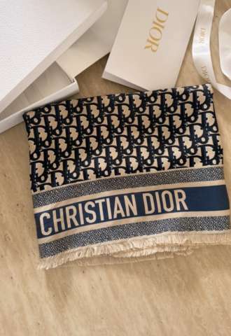 https://www.vipluxury.sk/Dior šatka