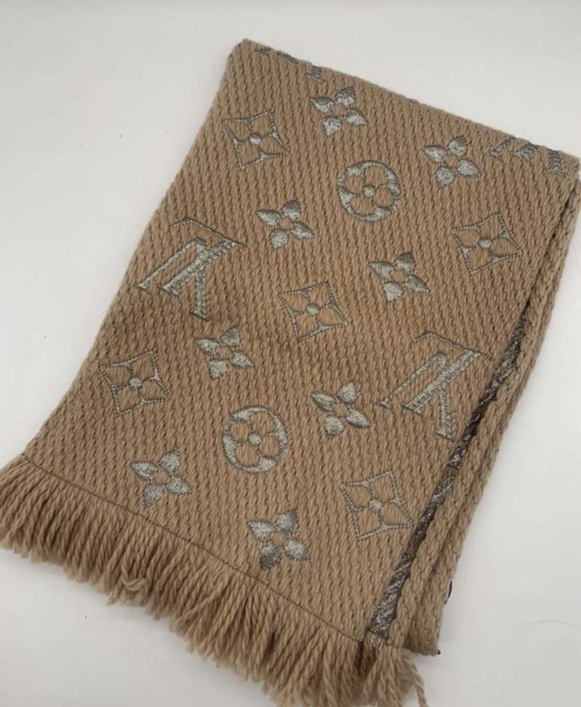 Louis Vuitton šál