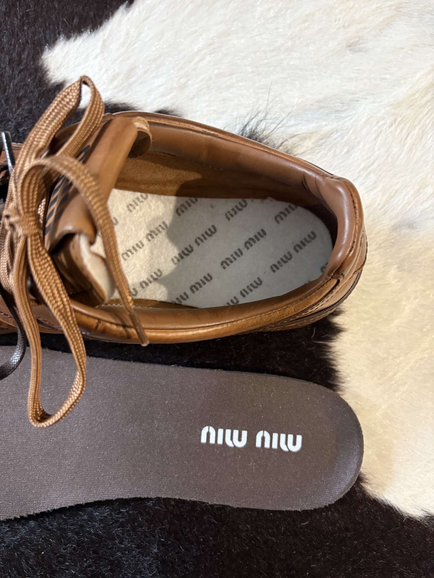 Miu Miu Gymnasium tenisky, pc 1080€